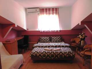 Хостелы Hostel Izvor Подгорица Классический четырехместный номер-8